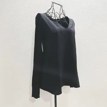 칼리테 리브 니트 블랙 절개 이소재 무지 심플 울 혼방 긴팔 가을/겨울