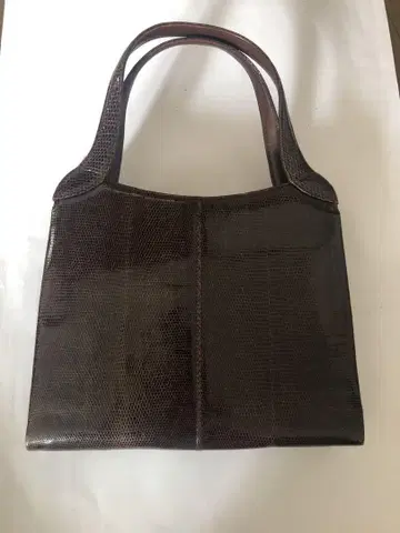 브라운 가죽 핸드백