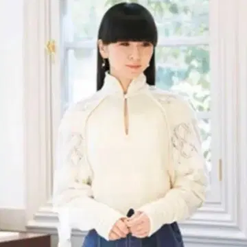 마메쿠로구치 니트 아이보리 하이넥 니트 크롭 기장