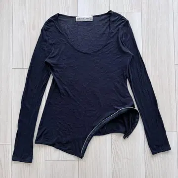 titivate scanty zipper navy longsleeve