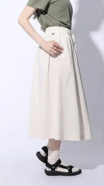 뉴발란스 플레어 스커트 S