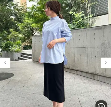 UNFILO 프릴 넥 셔츠
