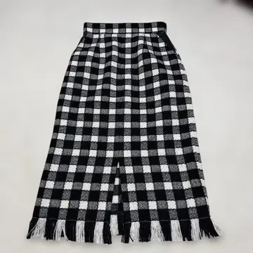 블랙과 화이트 체크 프린지 롱 스커트