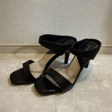 RANDA 블랙 크로커다일풍 하이힐