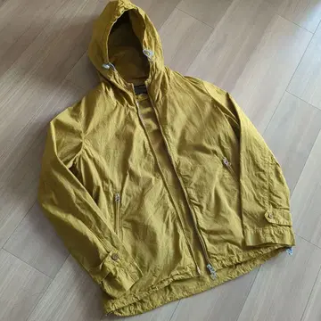URBANRESEARCHDOORS 후드 부착 마운틴 후드티 머스타드