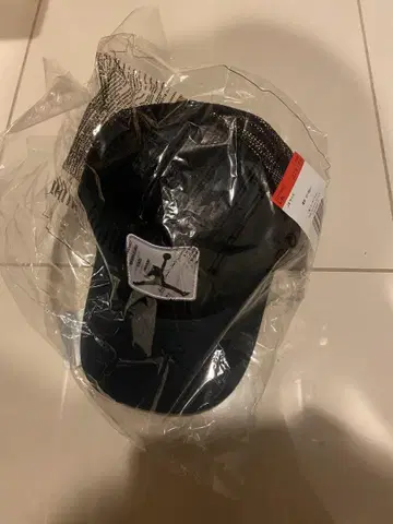 Jordan / Nike 네이비 트래커 캡