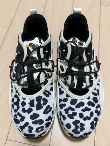 PUMA 레오파드 무늬 스니커즈 24.5cm