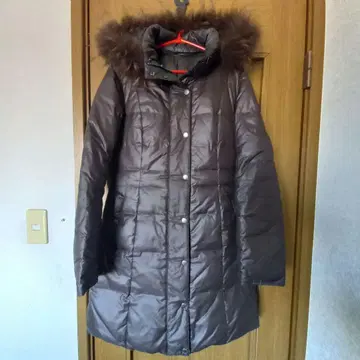 쿠미쿄쿠 리버서블 블랙/브라운 다운 코트/벨트 포함 후드/퍼 size 3