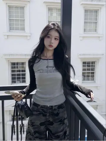emmy 래글런 슬리브 로고 시어 티셔츠