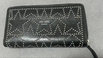 JIMMY CHOO 블랙 장지갑 스터드 장식