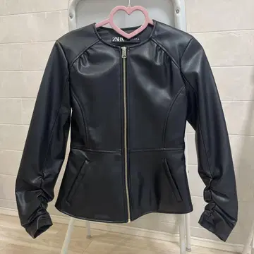 자라 페플럼 노카라 자켓