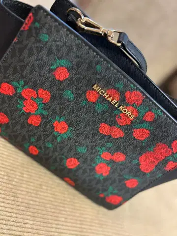 MICHAEL KORS 꽃무늬 숄더백