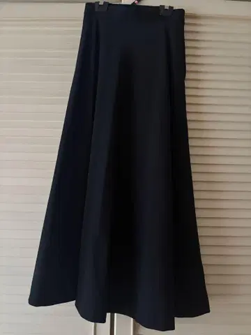 Margaret Howell 블랙 롱 스커트