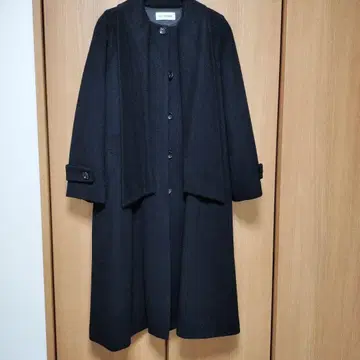 블랙 롱 코트 울 혼방 소재