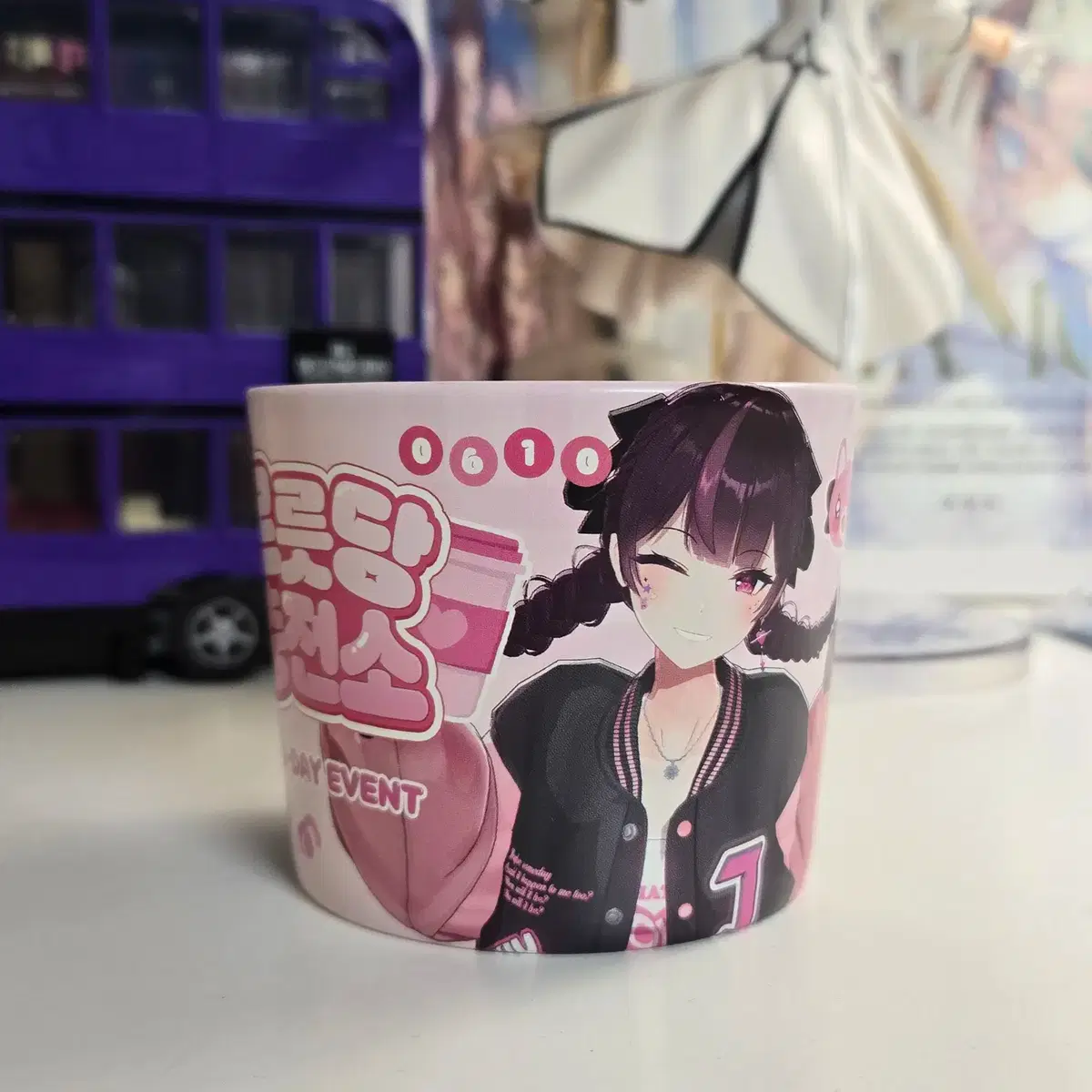 Leureutdang cup holder (LeeSeoDol ZuuZuu MaseoDol LeeSeoFe pop up seen Leureu birthday