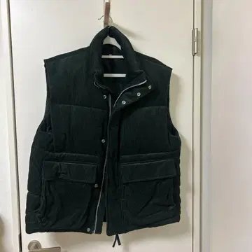 다크 그린 코듀로이 다운 베스트
