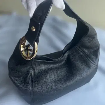 Michael Kors 블랙 가죽 숄더백