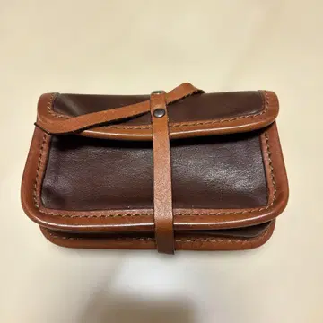 chausser 가죽 카드 케이스 브라운