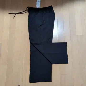 블랙 와이드 팬츠 밴딩과 끈 포함