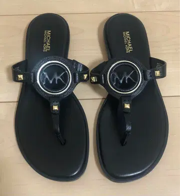 MICHAEL KORS 블랙 플랫 샌들 24cm