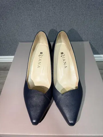 DIANA 네이비 스틸레토 하이힐