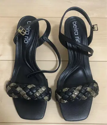 beira rio 흑금 꼬임 샌들 24.5cm