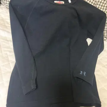 할리우드 런치마켓 블랙 플라이스 T셔츠 H 로고 야리라!