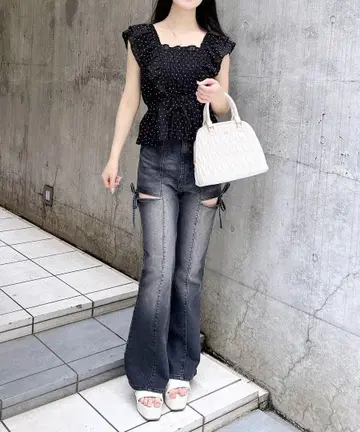 INGNI 사이드 리본 컷 아웃 플레어 데님 팬츠 M 사이즈