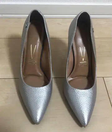 VIZZANO 실버 스틸레토 하이힐 23.5cm