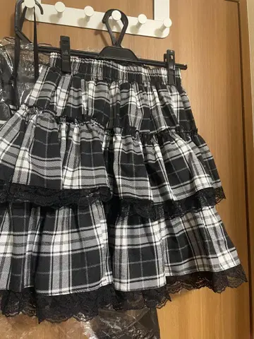 볼칸 & 아프로디테 블랙 티어드 레이스 스커트