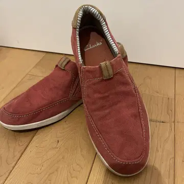 Clarks 레드 슬립온
