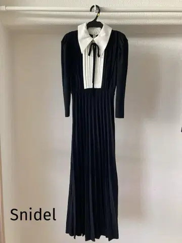 Snidel 블라우스 칼라 도킹 플리츠 니트 원피스