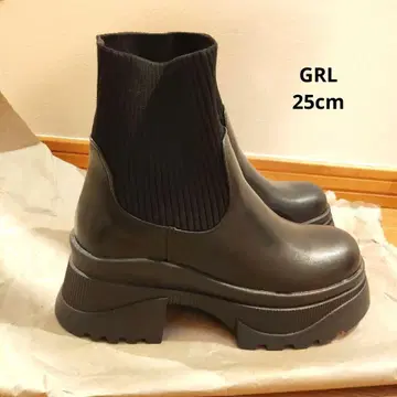[그레일] 사이드 고어 부츠 블랙 통굽 [시착만 한 상품] 25cm