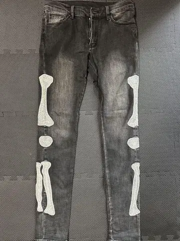 mnml 32 뼈 프린트 블랙 데님