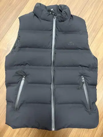 라코스테 다운 베스트 M 사이즈