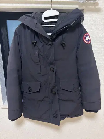 Canada Goose 네이비 다운 자켓