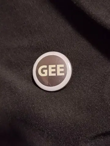 사이다하우스 cyder house Gee Vaucher 캔 배지