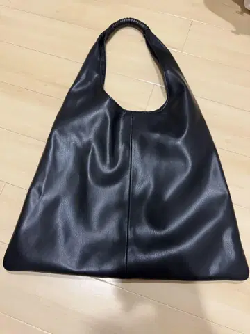 HARE 삼각형 토트