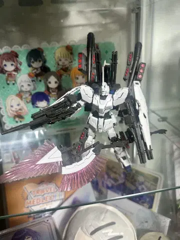 RG 풀아머 유니콘 건담 조립 완료