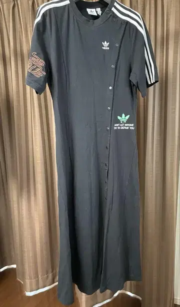 adidas 자수 반팔 롱 원피스 블랙