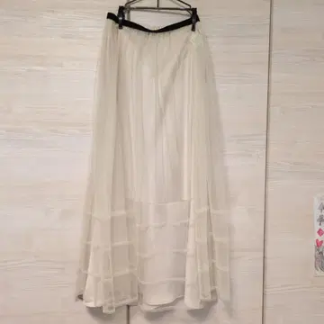 Lallia Mu 크림색 쉬폰 플레어 스커트