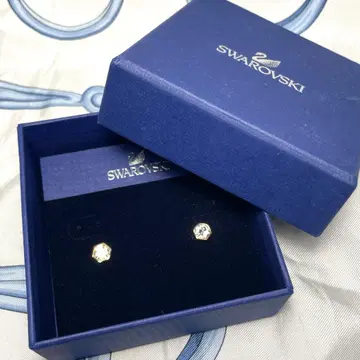 박스 포함 SWAROVSKI 스와로브스키 스터드 귀걸이 캐치식 스톤 포함