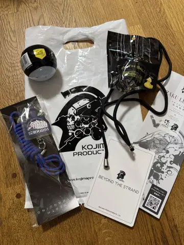 코지마 프로덕션 'Beyond The Strand' 굿즈