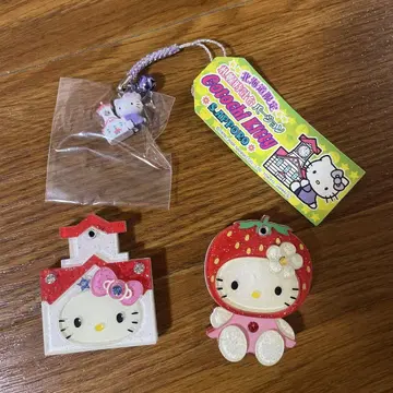 [ 귀중품 ] 지역 한정 키티 삿포로 시계탑 딸기 거울 스트랩