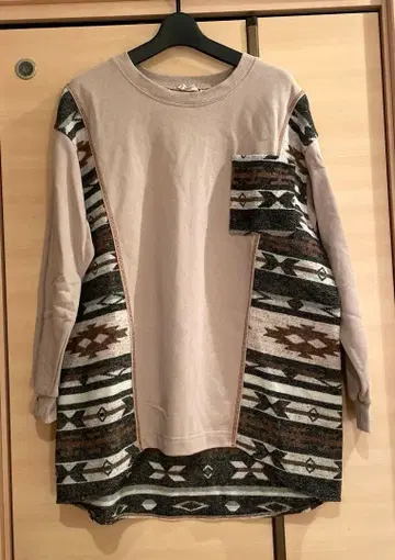 티티카카 자카드 시프트 튜닉 베이지