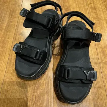 YELLOW 블랙 스포츠 샌들 Y자형 버클 M 사이즈