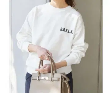 Spick and Span 백 로고 맨투맨