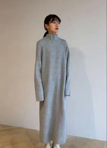 가격 인하 그레이 M 하이넥 softwarm 니트 원피스