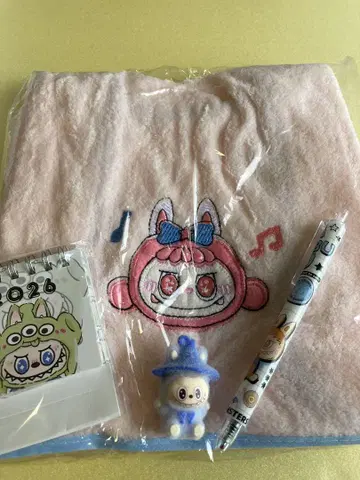 LABUBU 타월 볼펜 2026 달력 피규어 세트