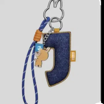 POPMART LABUBU PIN FOR LOVE 라부부 J